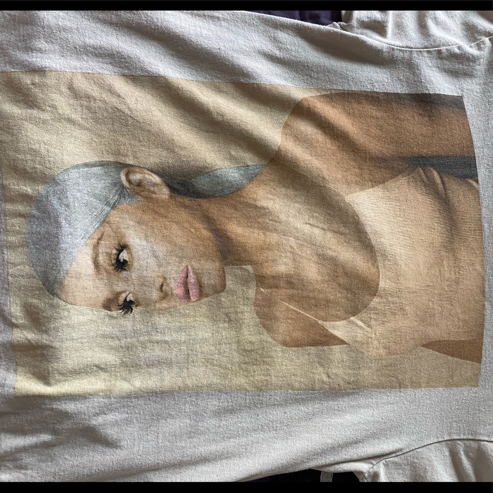 Ariana grande shirt